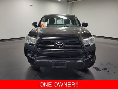 Used 2017 Toyota Tacoma SR AWD/4WD image 2