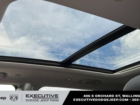 Used 2023 Jeep Grand Cherokee L Limited AWD/4WD image 24