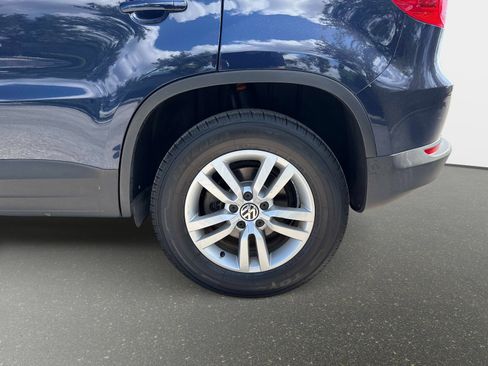 Used 2012 Volkswagen Tiguan LE FWD image 10