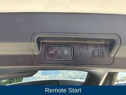Certified 2021 Ford Explorer XLT w/ Equipment Group 202A RWD image 9
