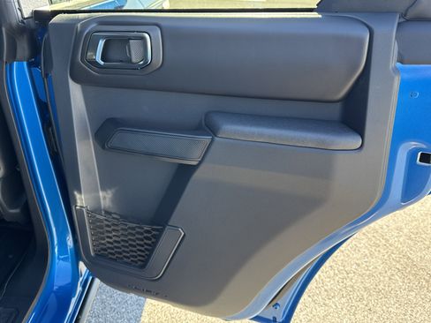 New 2025 Ford Bronco Badlands image 17
