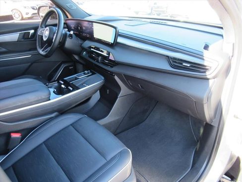 Used 2025 Buick Enclave Sport Touring AWD/4WD image 10