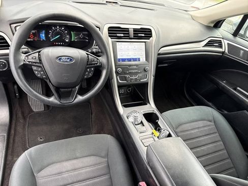 Used 2020 Ford Fusion SE FWD image 18