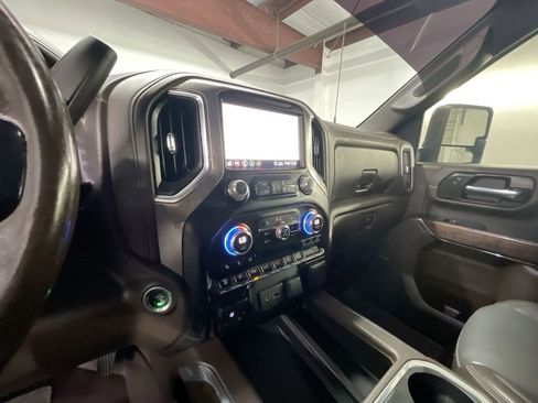 Used 2020 GMC Sierra 3500 Denali w/ Denali Ultimate Package image 18