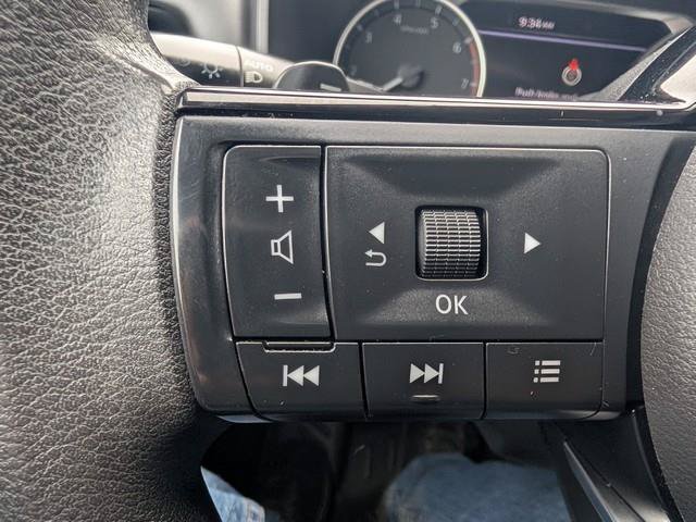 Used 2021 Nissan Rogue SV AWD/4WD image 12