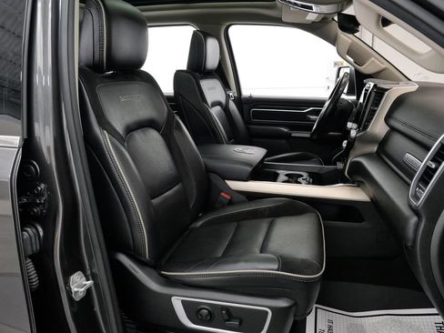 Used 2022 RAM 1500 Laramie AWD/4WD image 16