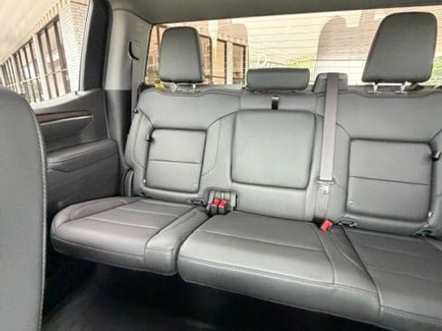 New 2026 GMC Sierra 1500 SLT w/ SLT Premium Package AWD/4WD image 18