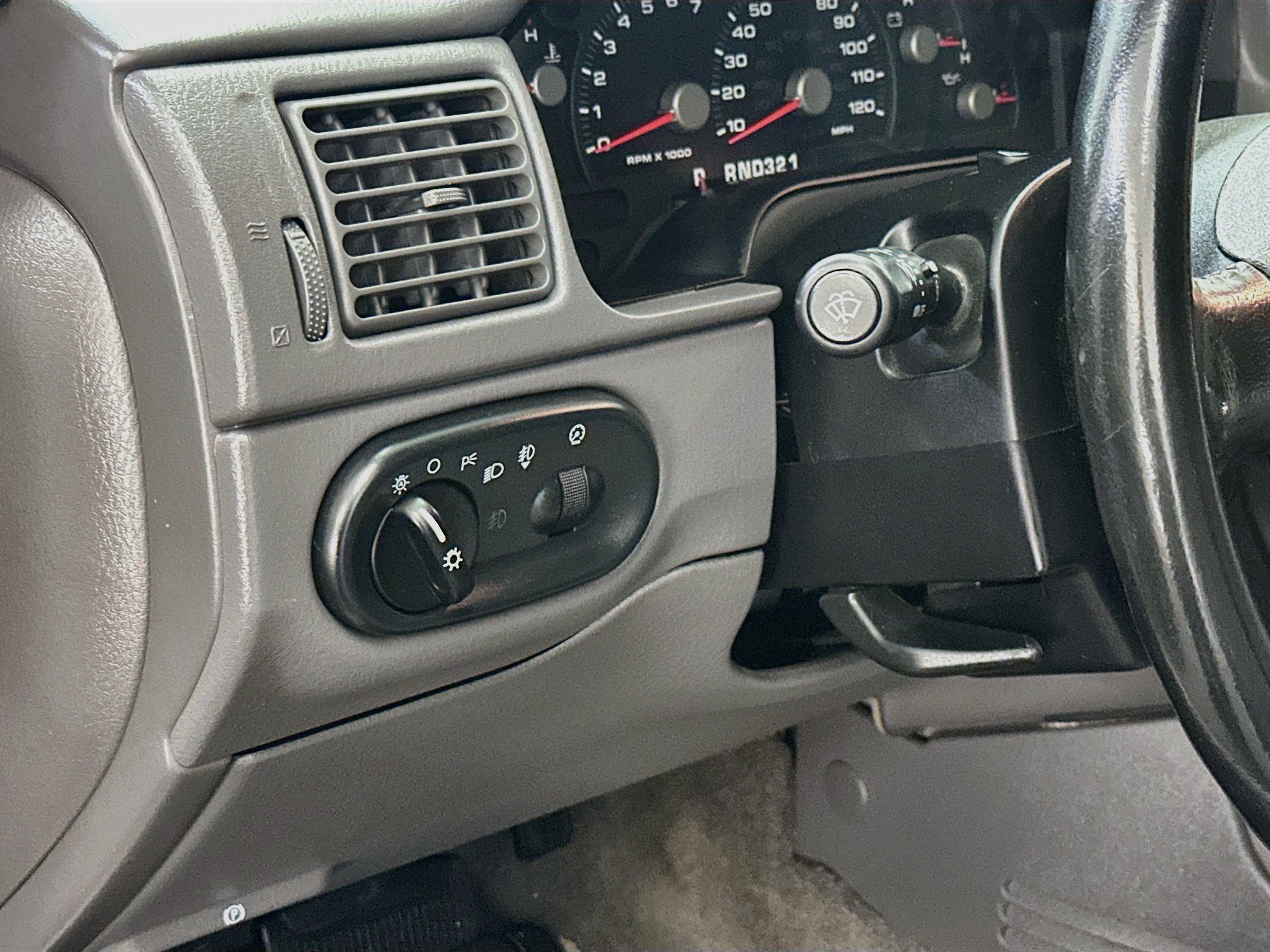 Used 2004 Ford Explorer Sport XLT AWD/4WD image 17