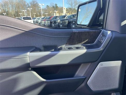 Used 2022 Ford F150 Lariat w/ Equipment Group 502A High image 13