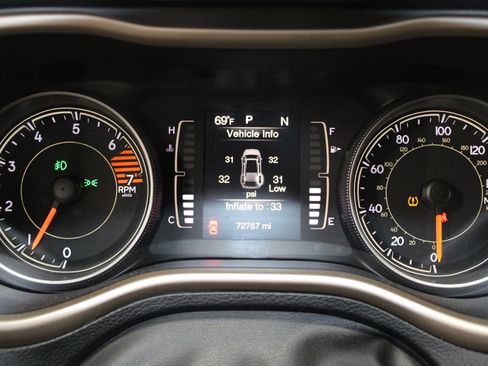 Used 2018 Jeep Cherokee Latitude image 17