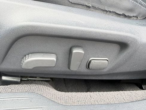 Used 2018 Subaru Outback 2.5i Limited AWD/4WD image 23