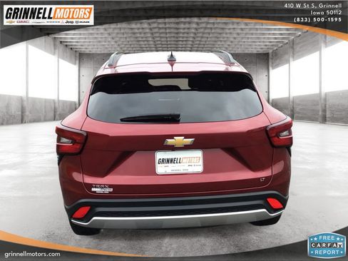 Used 2025 Chevrolet Trax LT FWD image 6