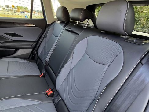 New 2026 Volkswagen Tiguan SE image 23