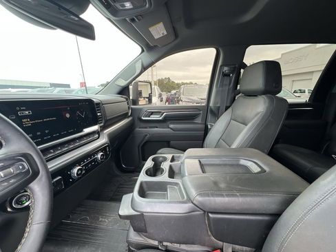 Used 2024 GMC Sierra 2500 SLT w/ LPO, GMC Protection Package image 14