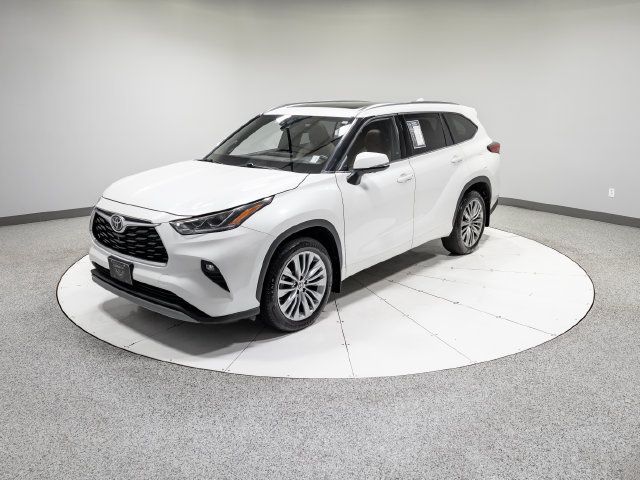 Used 2021 Toyota Highlander Platinum AWD/4WD image 37