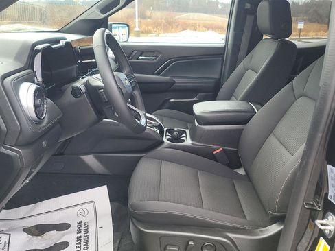 Used 2023 Chevrolet Colorado LT w/ LT Convenience Package II image 19