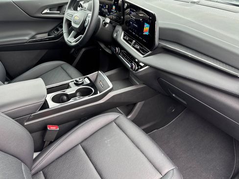 Used 2026 Chevrolet Equinox LT w/ Convenience Package II image 19