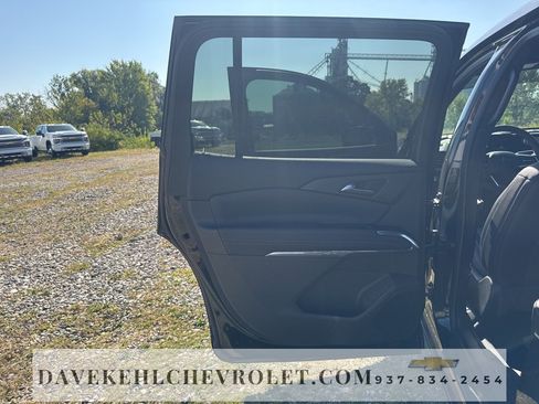 Certified 2025 Chevrolet Traverse LT w/ Midnight/Sport Edition image 19