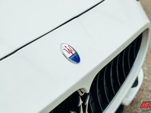 Used 2013 Maserati GranTurismo Sport image 25