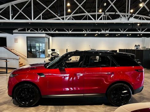 Used 2023 Land Rover Range Rover Sport SE AWD/4WD image 2