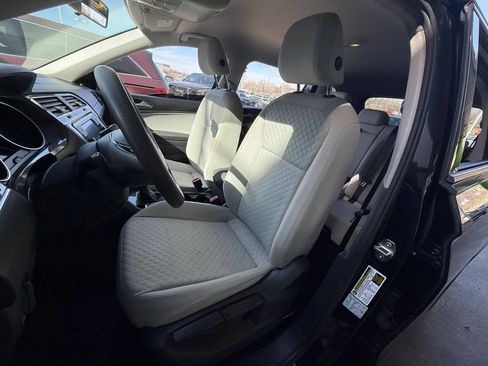 Used 2018 Volkswagen Tiguan S image 24