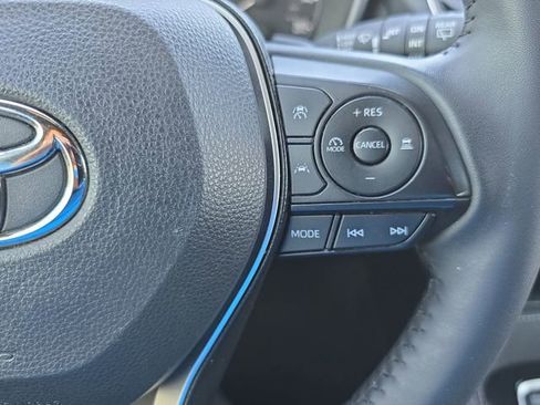 Used 2025 Toyota Corolla SE image 17