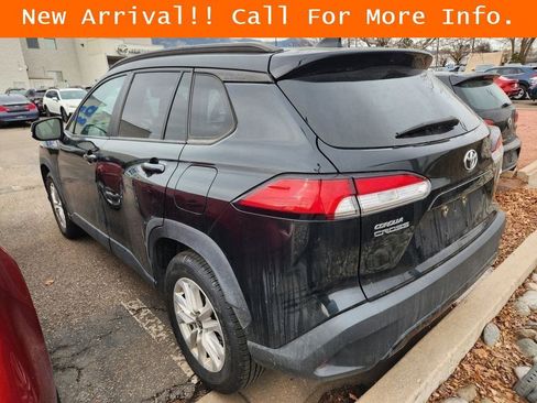 Used 2022 Toyota Corolla Cross LE image 6