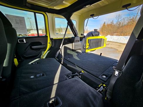 Certified 2022 Jeep Wrangler Unlimited Sport image 32