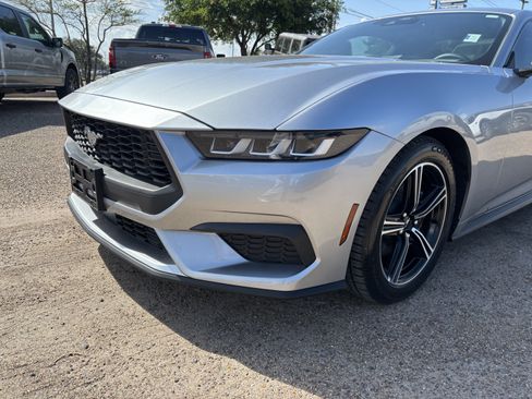 Certified 2024 Ford Mustang Coupe RWD image 7