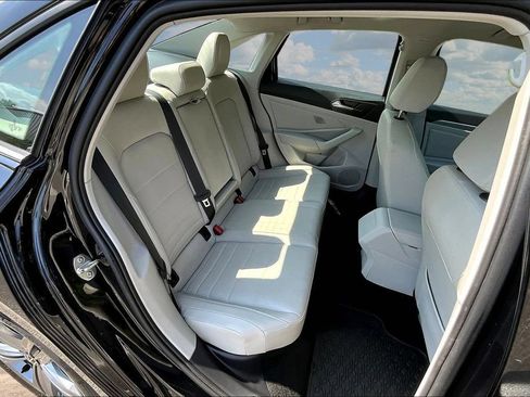 Used 2023 Volkswagen Jetta SE FWD image 26