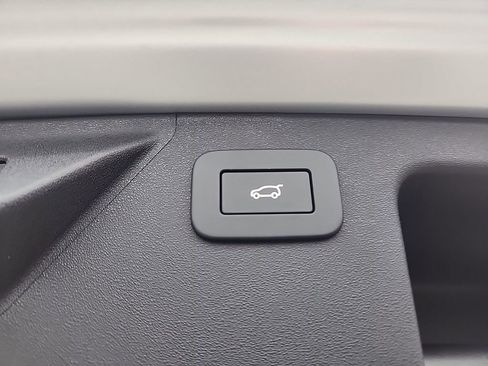 Certified 2025 Land Rover Discovery Sport S image 14