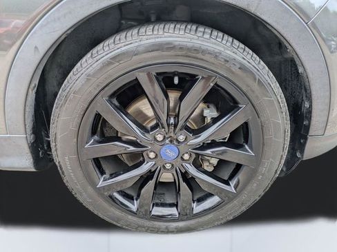 Used 2017 Ford Escape SE w/ Equipment Group 201A FWD image 12