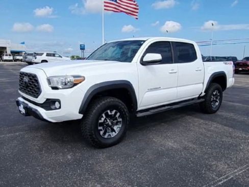 Used 2020 Toyota Tacoma TRD Off-Road image 4