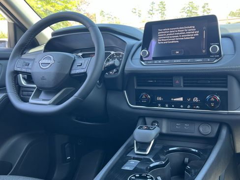 New 2026 Nissan Rogue SV AWD/4WD image 3