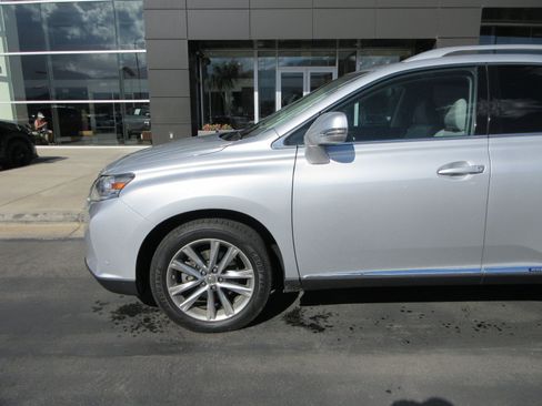 Used 2015 Lexus RX 450h AWD image 2