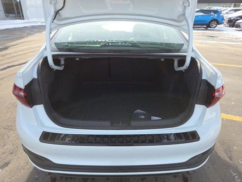 Used 2025 Volkswagen Jetta SE image 23