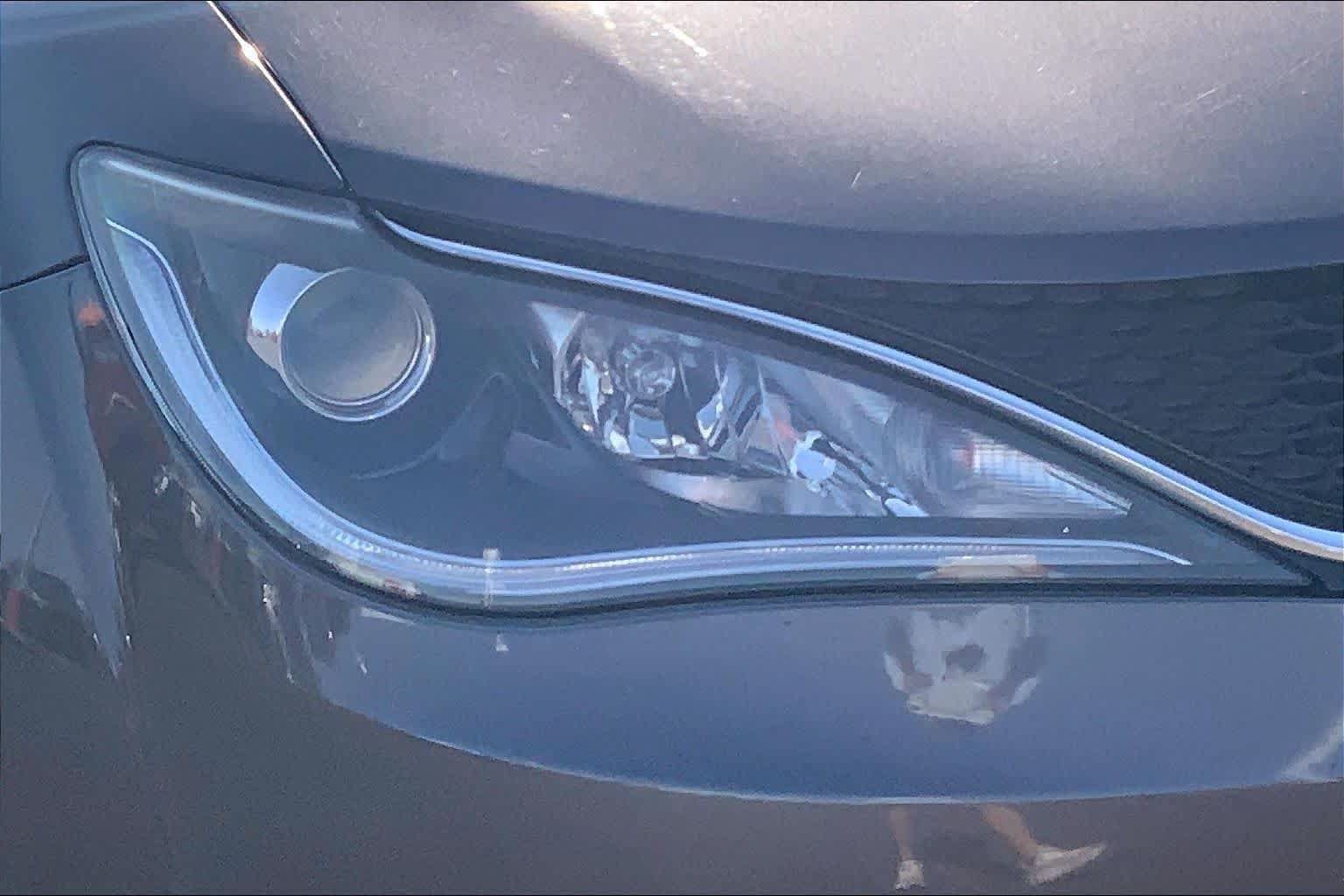Used 2020 Chrysler Pacifica Limited FWD image 28