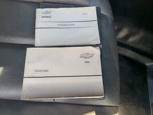 Used 2006 Chevrolet Silverado 2500 W/T w/ Heavy-Duty Power Package image 22