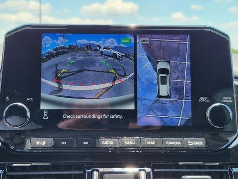 Certified 2025 Nissan Pathfinder Platinum AWD/4WD image 27