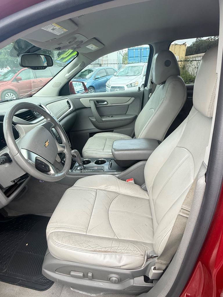 Used 2014 Chevrolet Traverse LT FWD image 9
