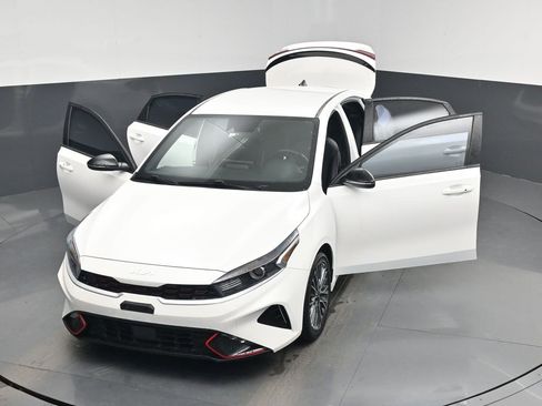 Certified 2024 Kia Forte GT-Line image 53