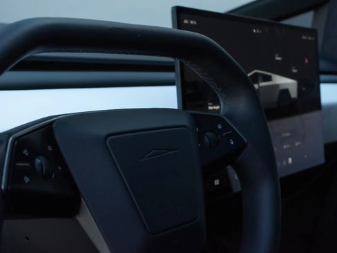 Used 2024 Tesla Cybertruck AWD Crew Cab image 17