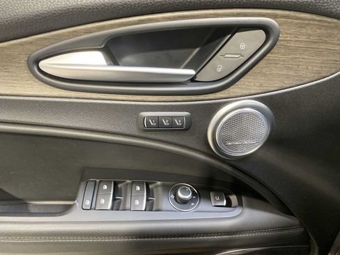 Used 2019 Alfa Romeo Stelvio Ti AWD/4WD image 23