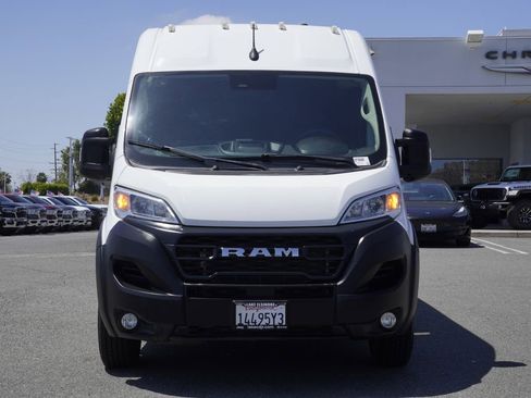 Used 2025 RAM ProMaster 2500 w/ Convenience Group FWD image 9