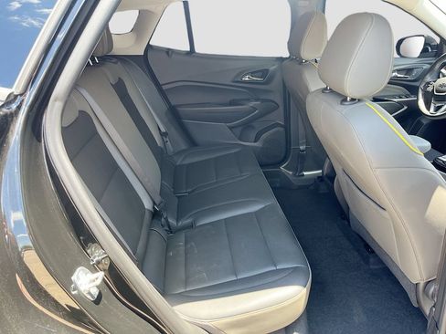 Used 2025 Chevrolet Trax ACTIV w/ Driver Confidence Package FWD image 29