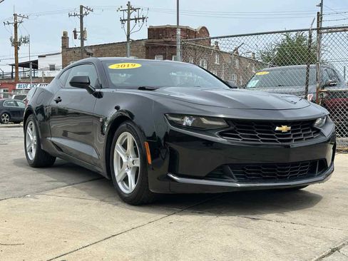 Used 2019 Chevrolet Camaro LT w/ Technology Package RWD image 3