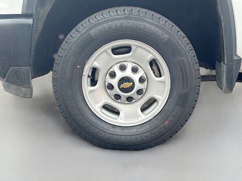Used 2024 Chevrolet Silverado 2500 W/T AWD/4WD image 28