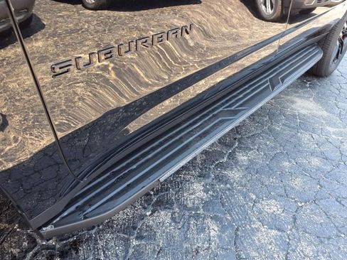 New 2025 Chevrolet Suburban Premier image 16