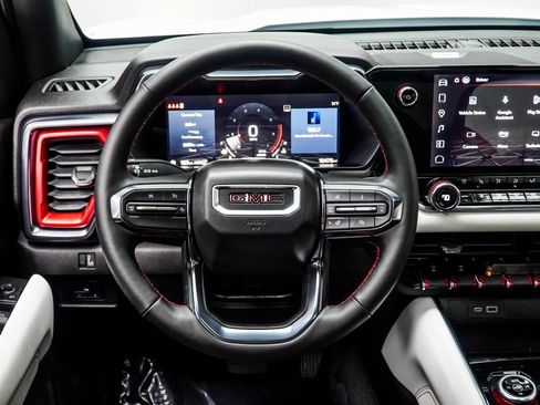 Used 2024 GMC Canyon AT4X image 15