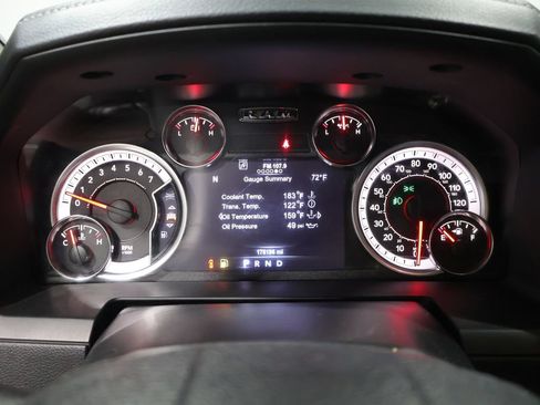Used 2018 RAM 1500 Laramie AWD/4WD image 37